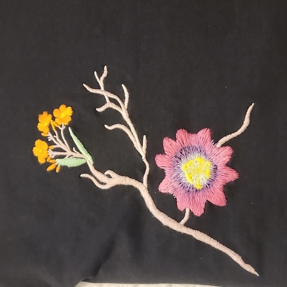 Crop top - Picture 2 of 3